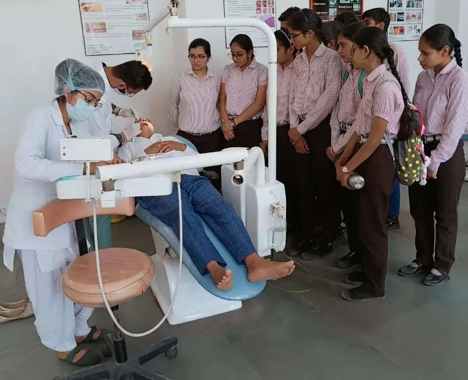 दयानन्द स्कूल चौपटा के विद्यार्थियों ने जे सी डी विद्यापीठ  का किया शैक्षणिक भ्रमण, दांतों के रोगों के कारण व निवारण जाने | Chopta Plus