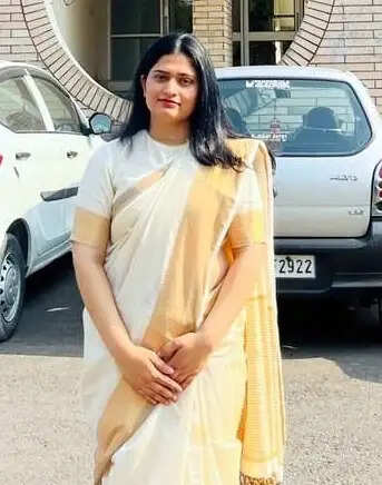 भिवानी के मुंढाल गांव की असिस्टेंट प्रोफेसर सरिता रोहिल्ला की प्रतीकात्मक तस्वीर