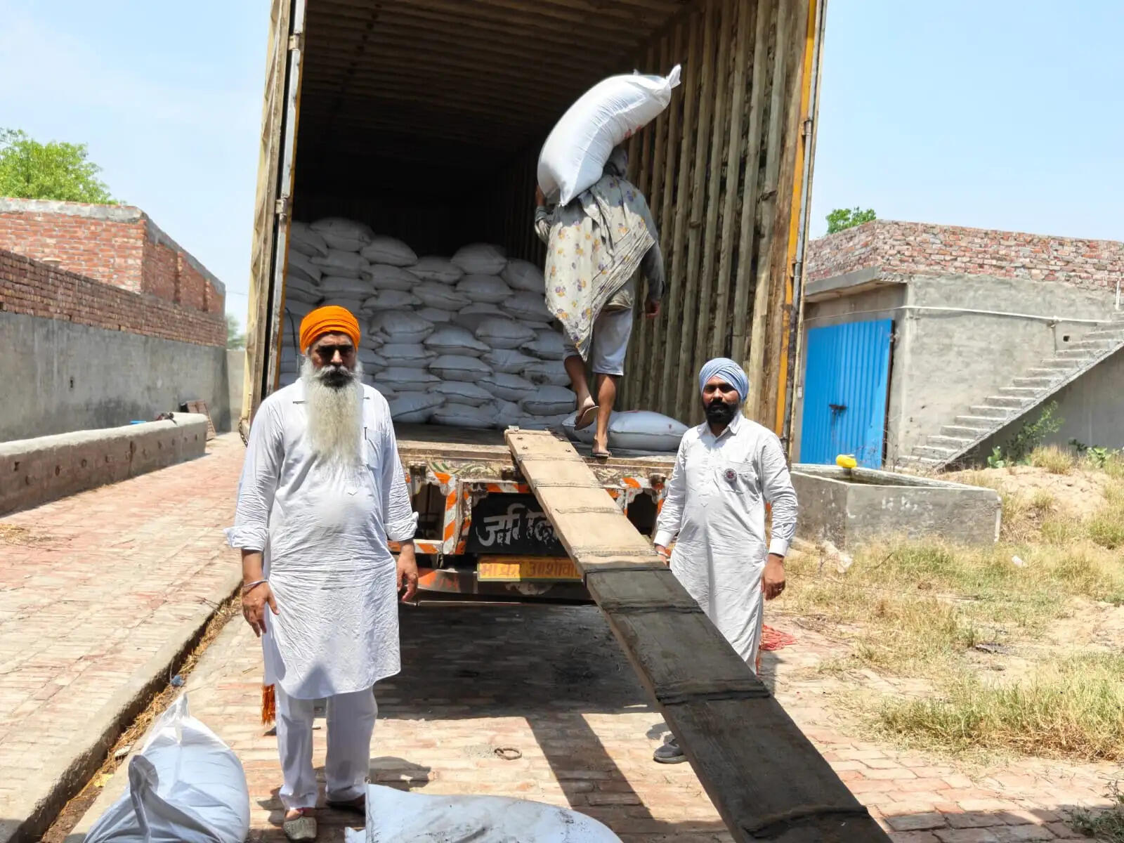 Urea black marketing Sirsa